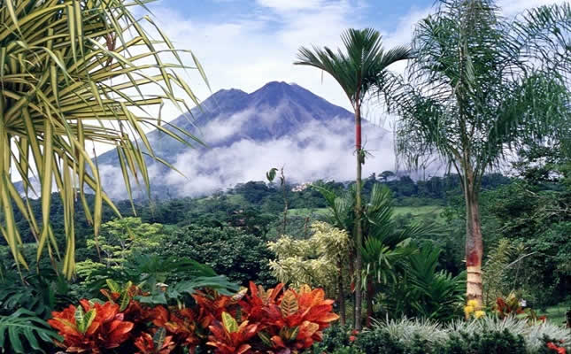 Discover the best way to travel in Costa Rica