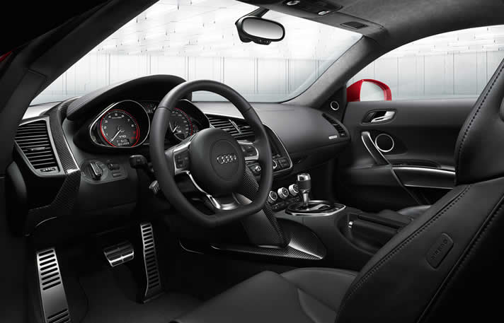 AUDI R8 V10 inside