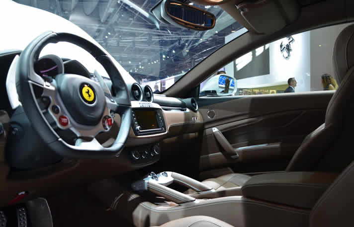 FERRARI FF inside