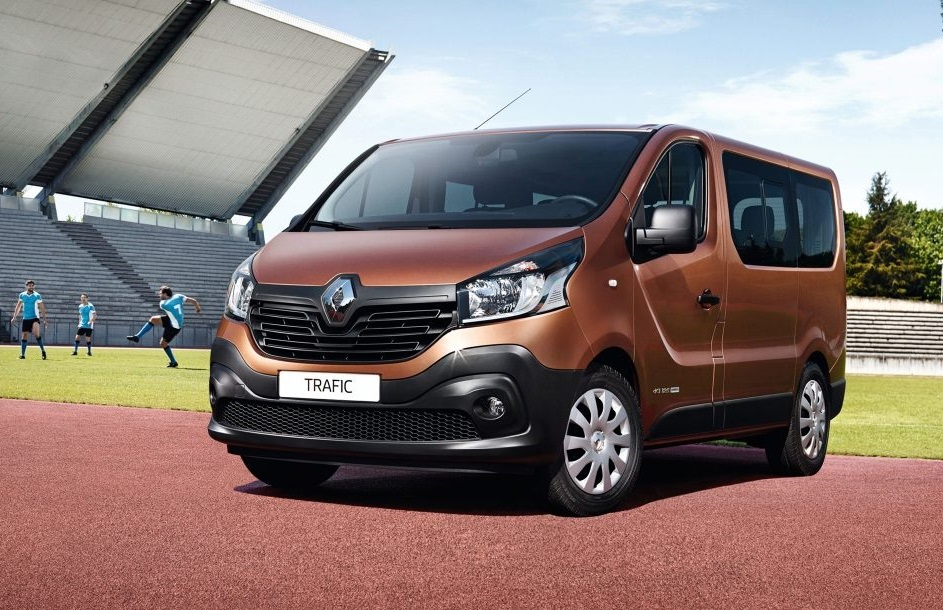 Renault Trafic 9 places   Monaco