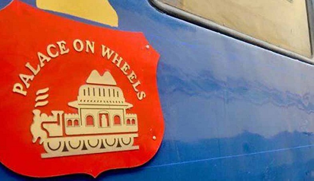 How to Live Like King on Palace on Wheels India